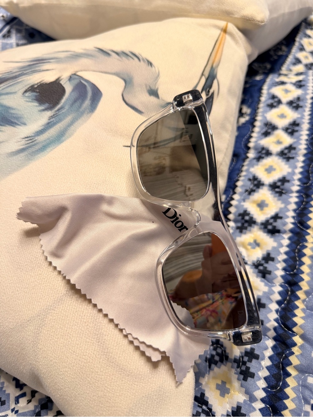 Source Unknown Clear Frame Sunglasses with Gray Lenses